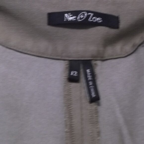 Nic & Zoe Women's Capri Pants L33 W17 - Picture 3 of 4